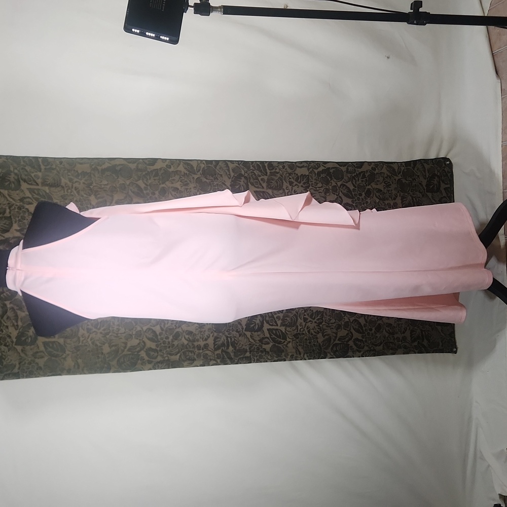GOWN - Picture 7 of 9
